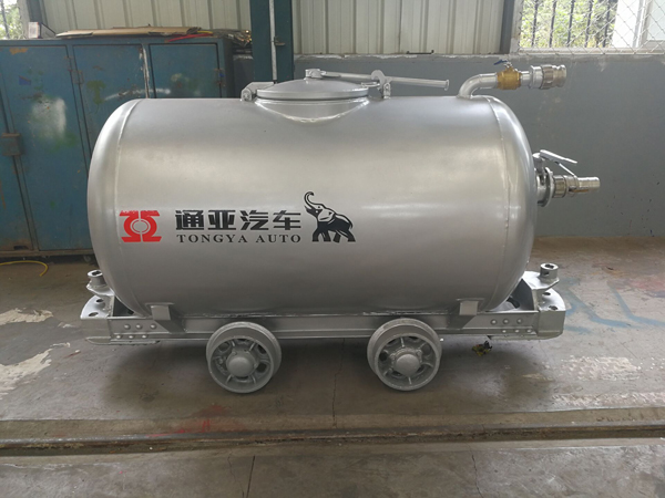 通亞汽車設計生產出史上最小粉罐車