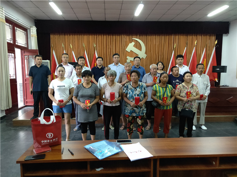 扶貧攻堅發展產業，精準到戶引領脫貧